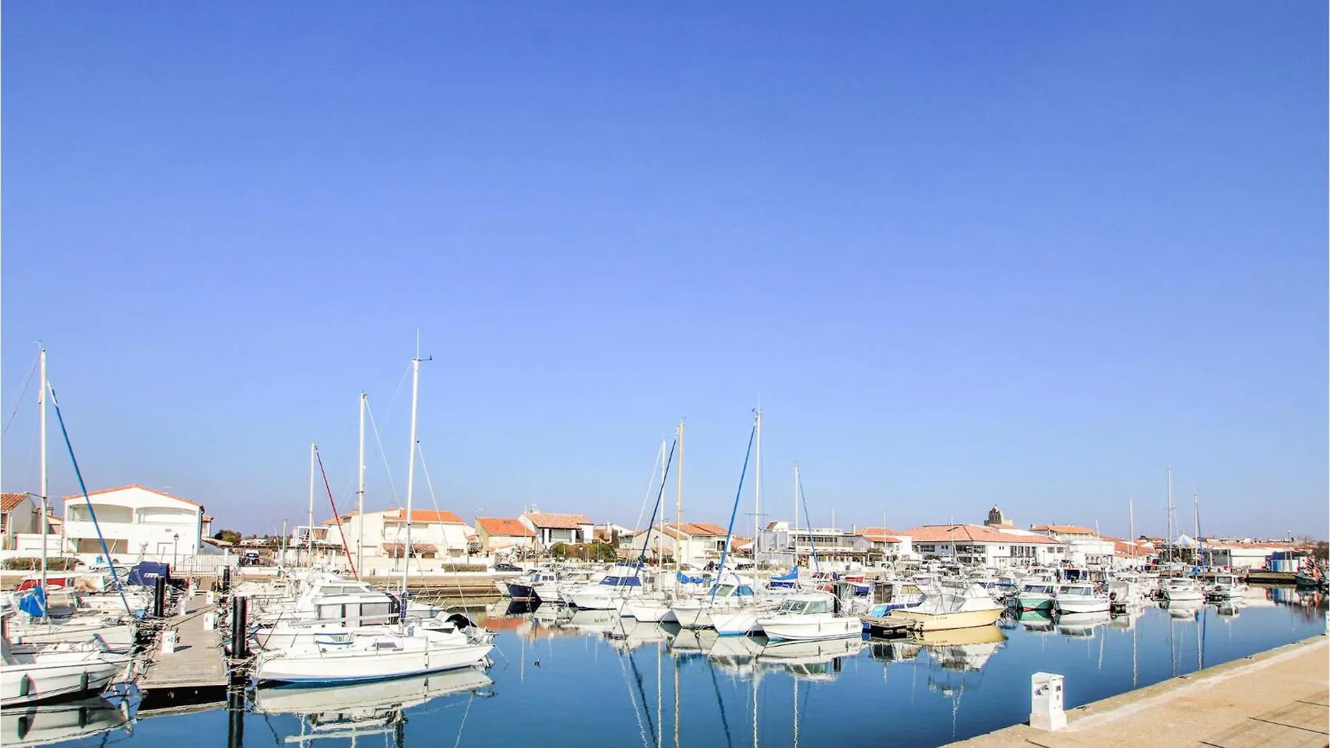 Cozy Home In Saintes Maries De La Mer With Wifi